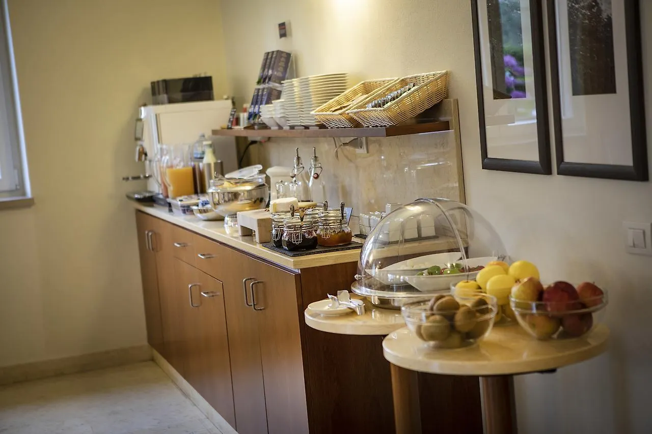 ***  Hotel Garni Orchidea Malcesine Italy